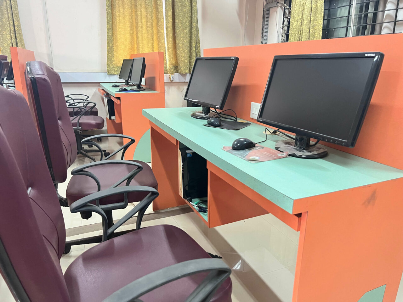 Computer Lab | C K Shah Vijapurwala Institute Of Management